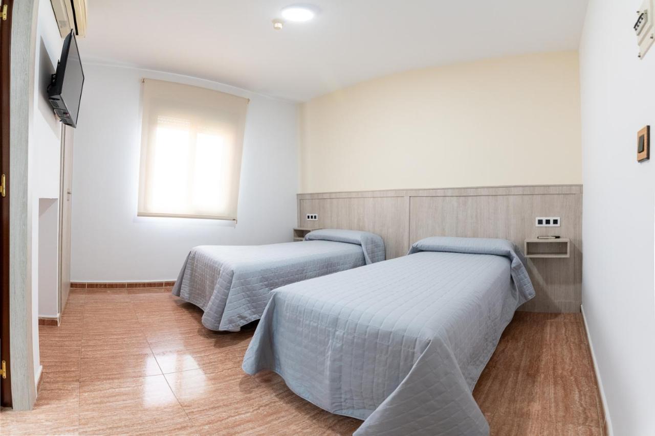 Hostal Vinuela San Pedro de Merida Buitenkant foto