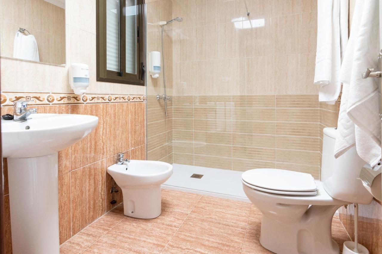 Hostal Vinuela San Pedro de Merida Buitenkant foto