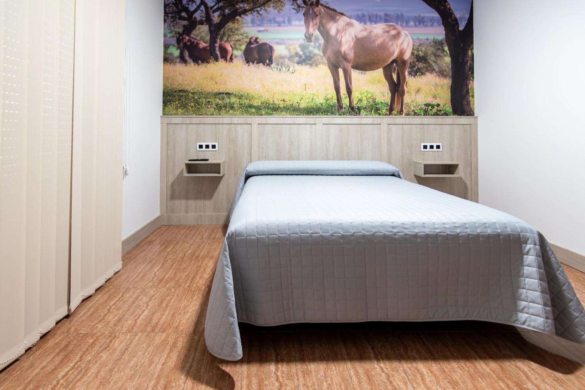 Hostal Vinuela San Pedro de Merida Buitenkant foto