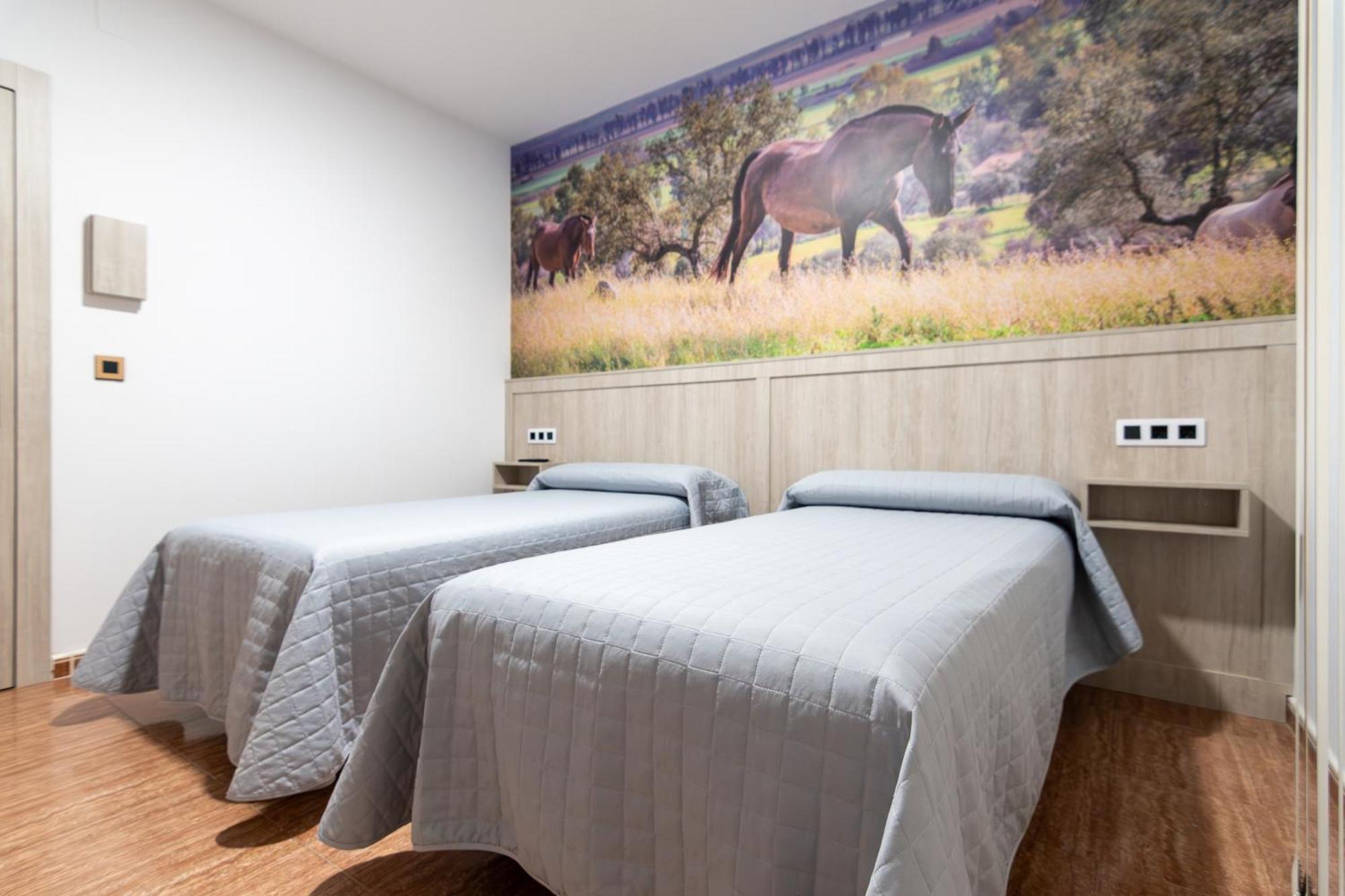Hostal Vinuela San Pedro de Merida Buitenkant foto