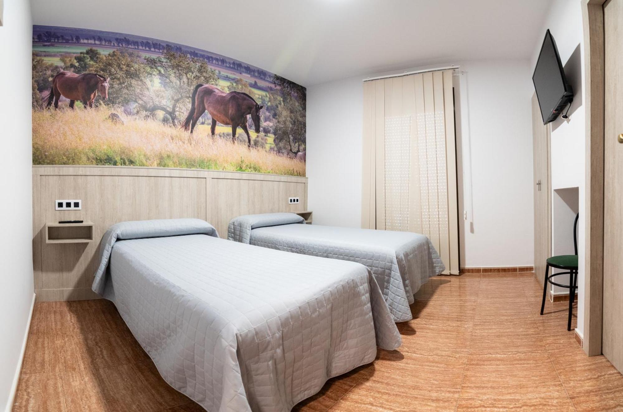 Hostal Vinuela San Pedro de Merida Buitenkant foto