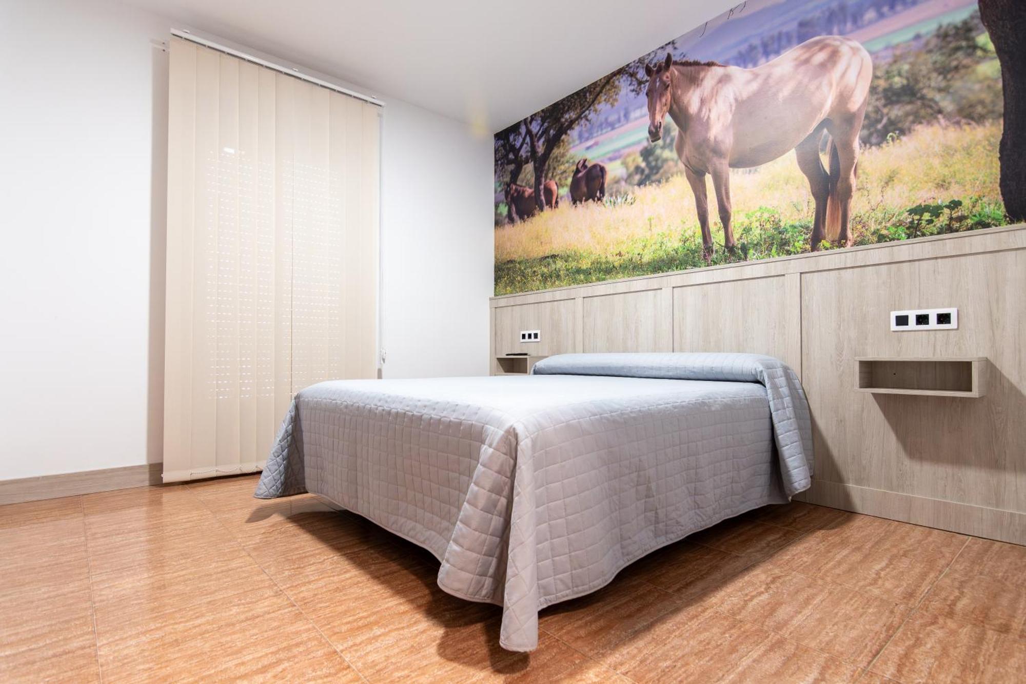 Hostal Vinuela San Pedro de Merida Buitenkant foto