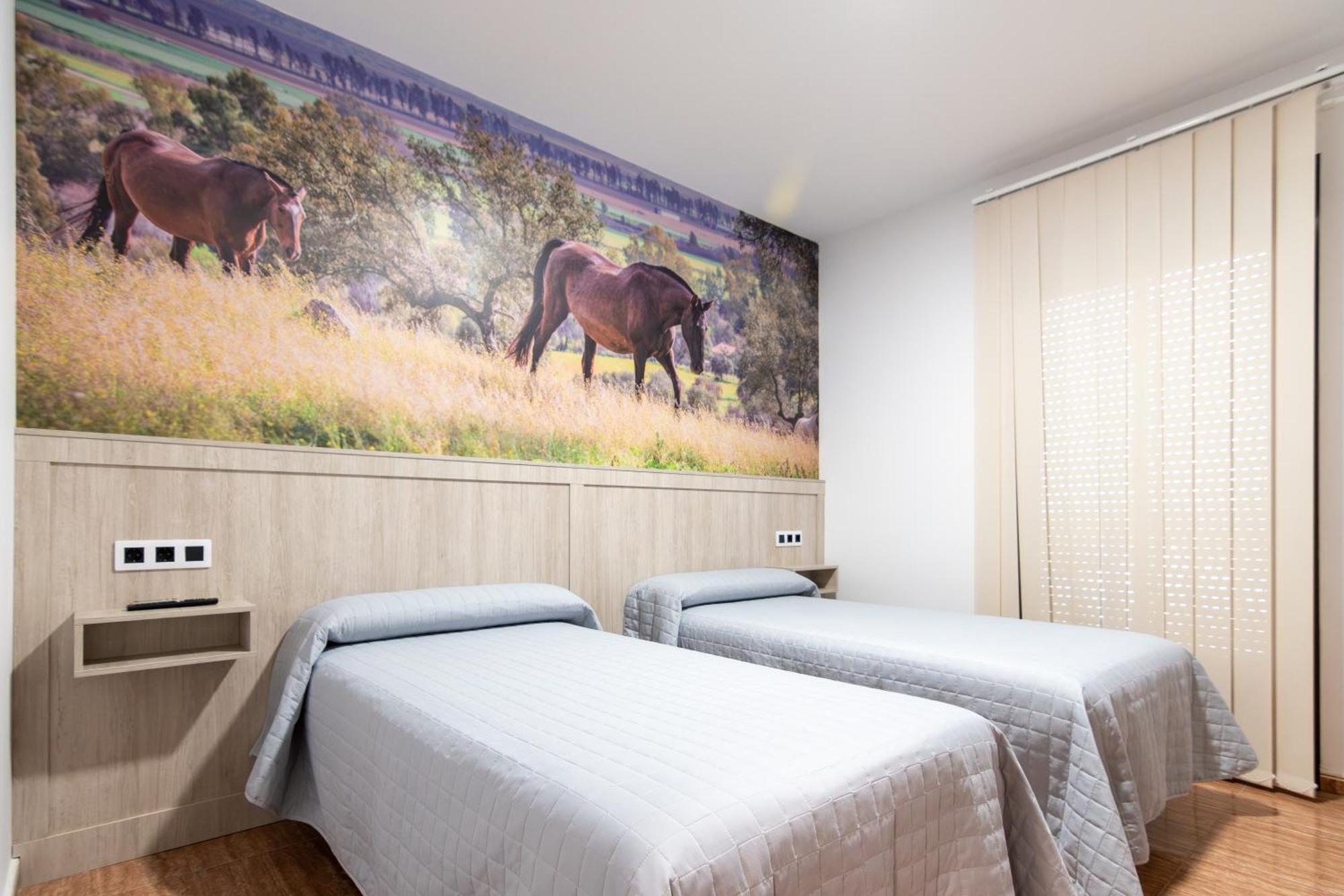Hostal Vinuela San Pedro de Merida Buitenkant foto